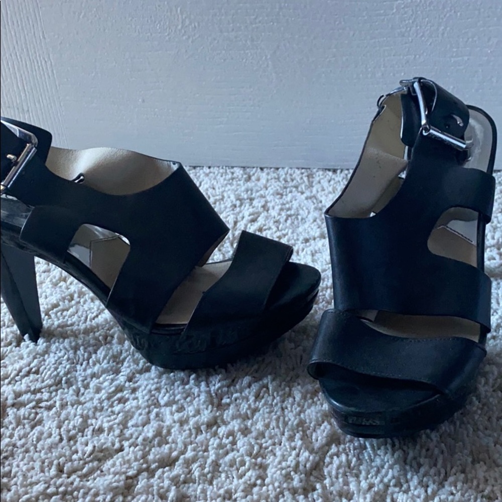 Micheal Kors pumps